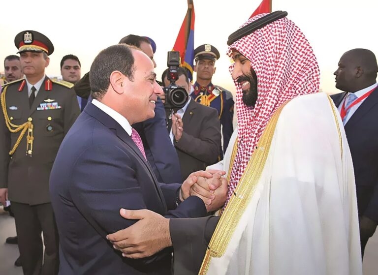 صورة توثق توقيع الاتفاقيات المصرية السعودية 2025 خلال لقاء رسمي بين وفدين من مصر والسعودية لتعزيز الشراكة الاقتصادية